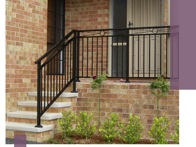 Уличные перила из металла под ключ в Торжке