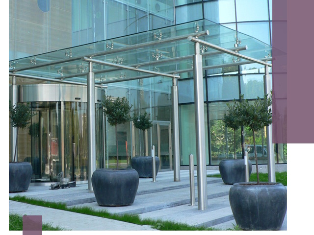 Навесы из стекла на заказ в Торжке — монтаж и установка