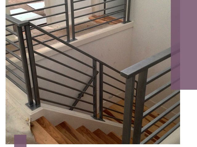 Изготовление поручней из металла и дерева в Торжке